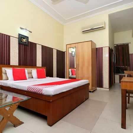 Oyo 40699 Grand Sokhi Hotel Tarn Taran ภายนอก รูปภาพ