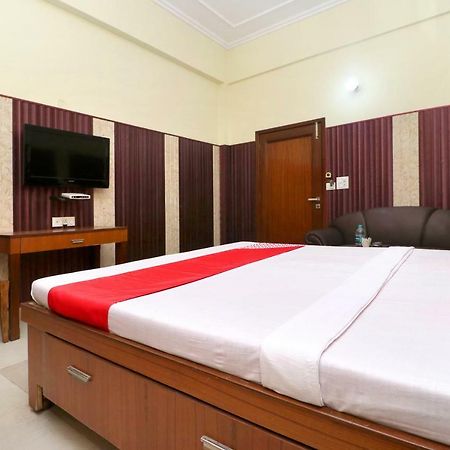 Oyo 40699 Grand Sokhi Hotel Tarn Taran ภายนอก รูปภาพ