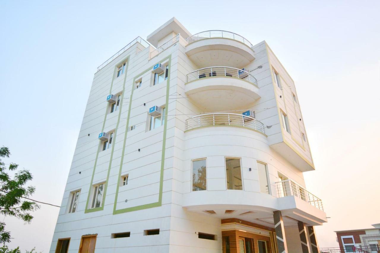 Oyo 40699 Grand Sokhi Hotel Tarn Taran ภายนอก รูปภาพ