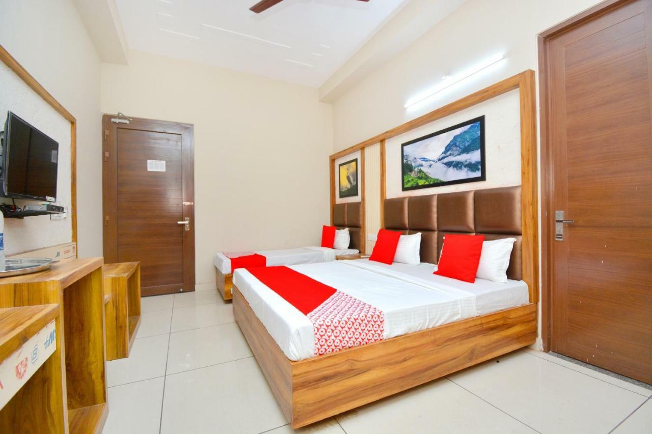 Oyo 40699 Grand Sokhi Hotel Tarn Taran ภายนอก รูปภาพ