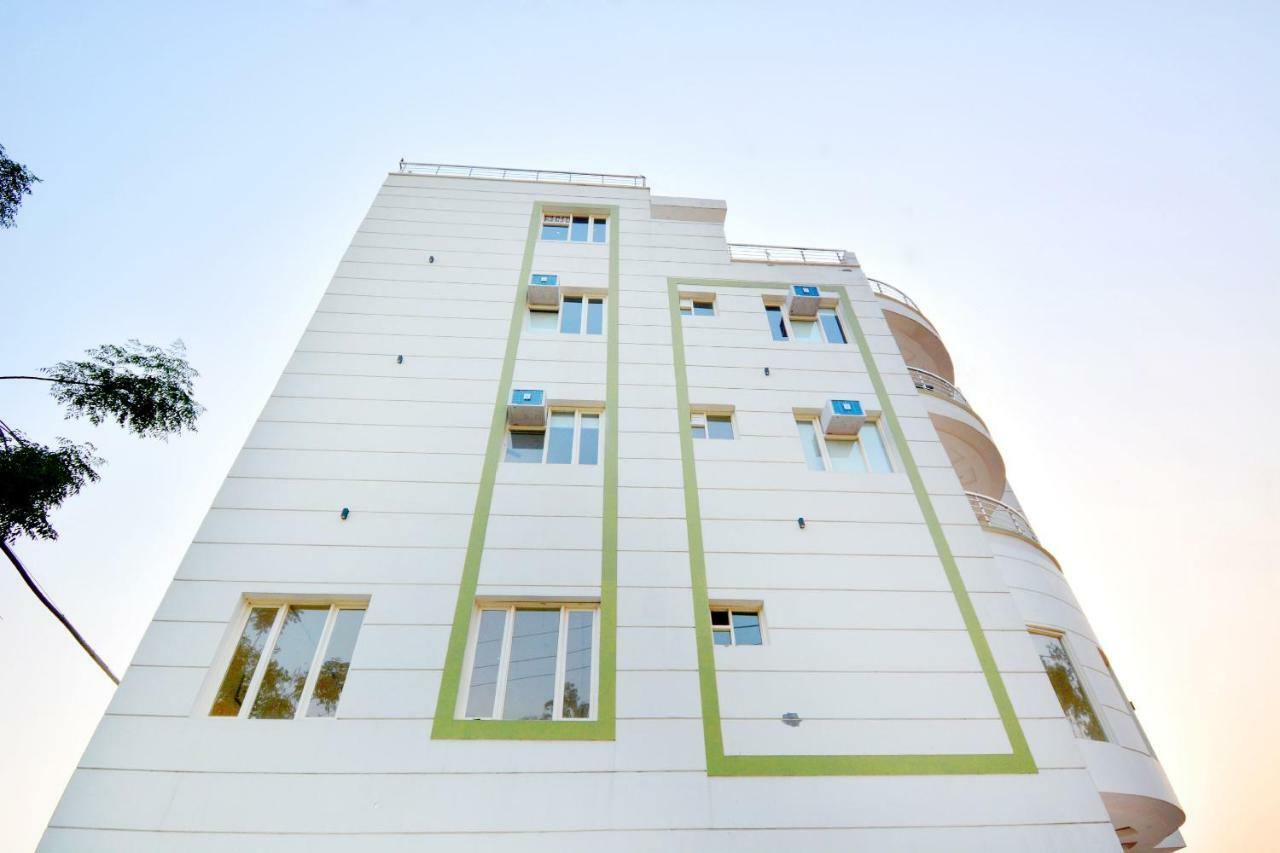 Oyo 40699 Grand Sokhi Hotel Tarn Taran ภายนอก รูปภาพ